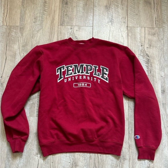 Champion Sweaters - Champion Crewneck Temple Sweatshirt